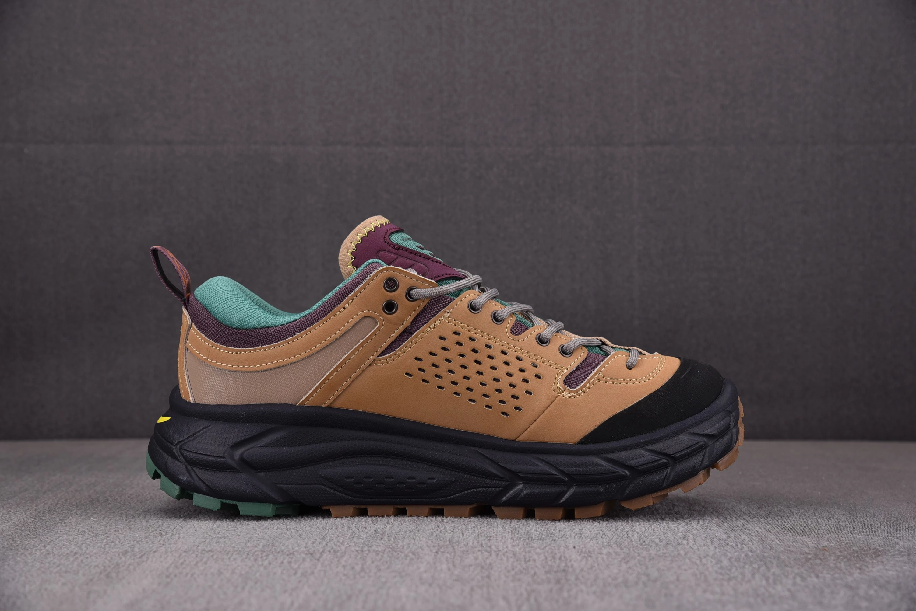 Hoka One One Tor Ultra Low Bodega