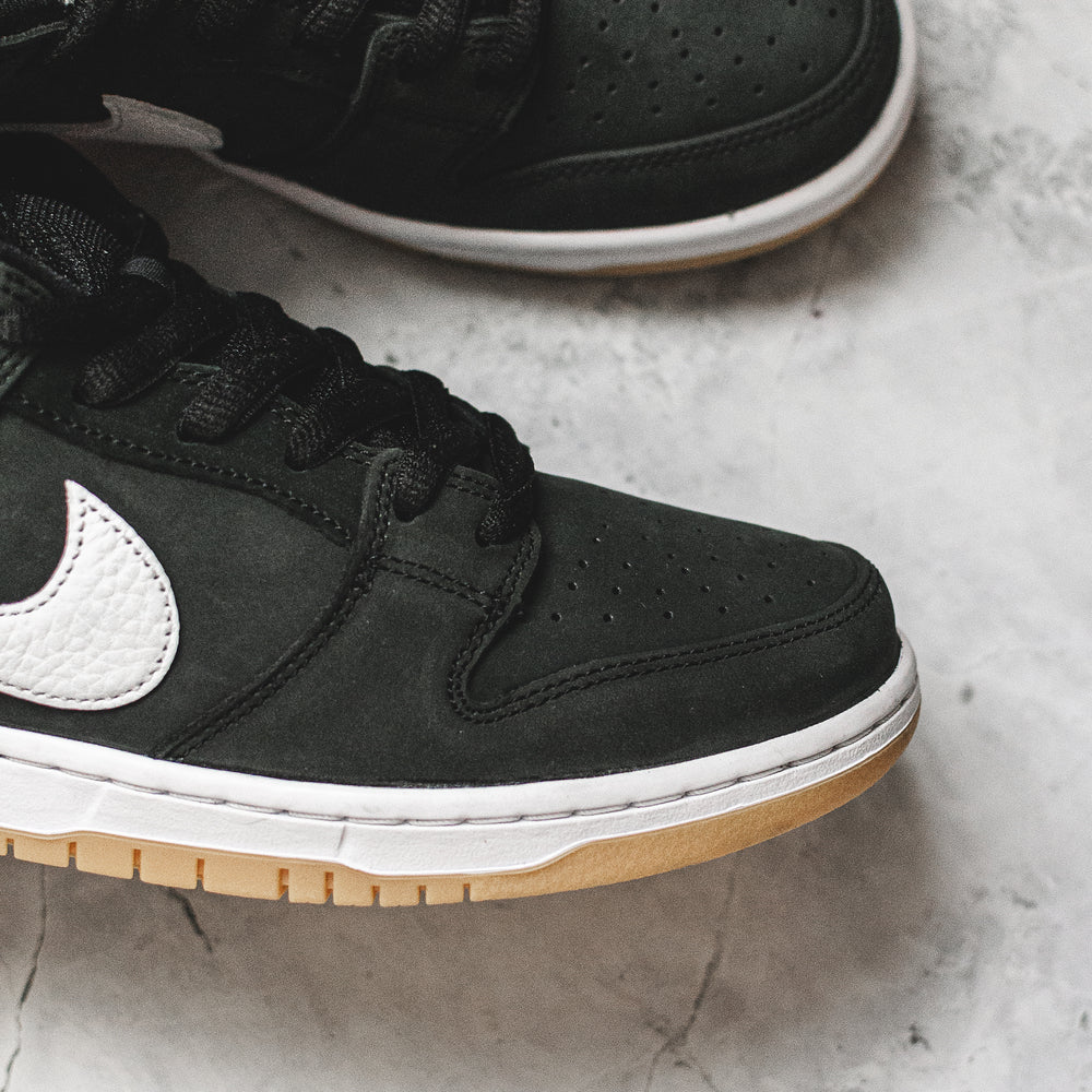 Nike Dunk Low SB Black Gum