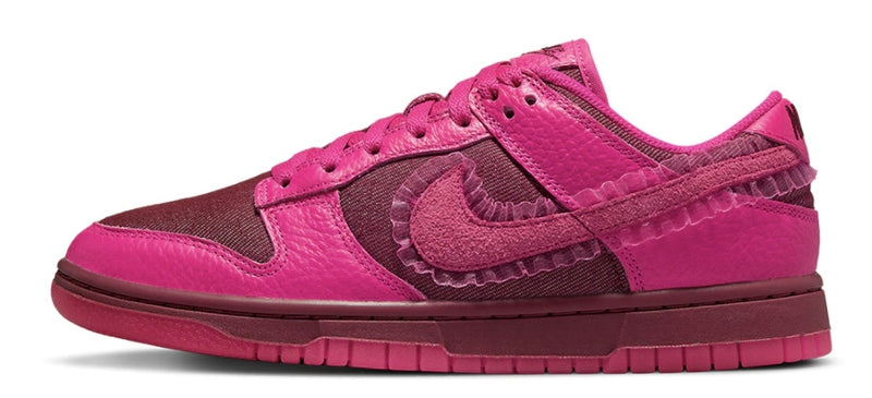 Nike Dunk Low Valentine's Day (2022) (W)