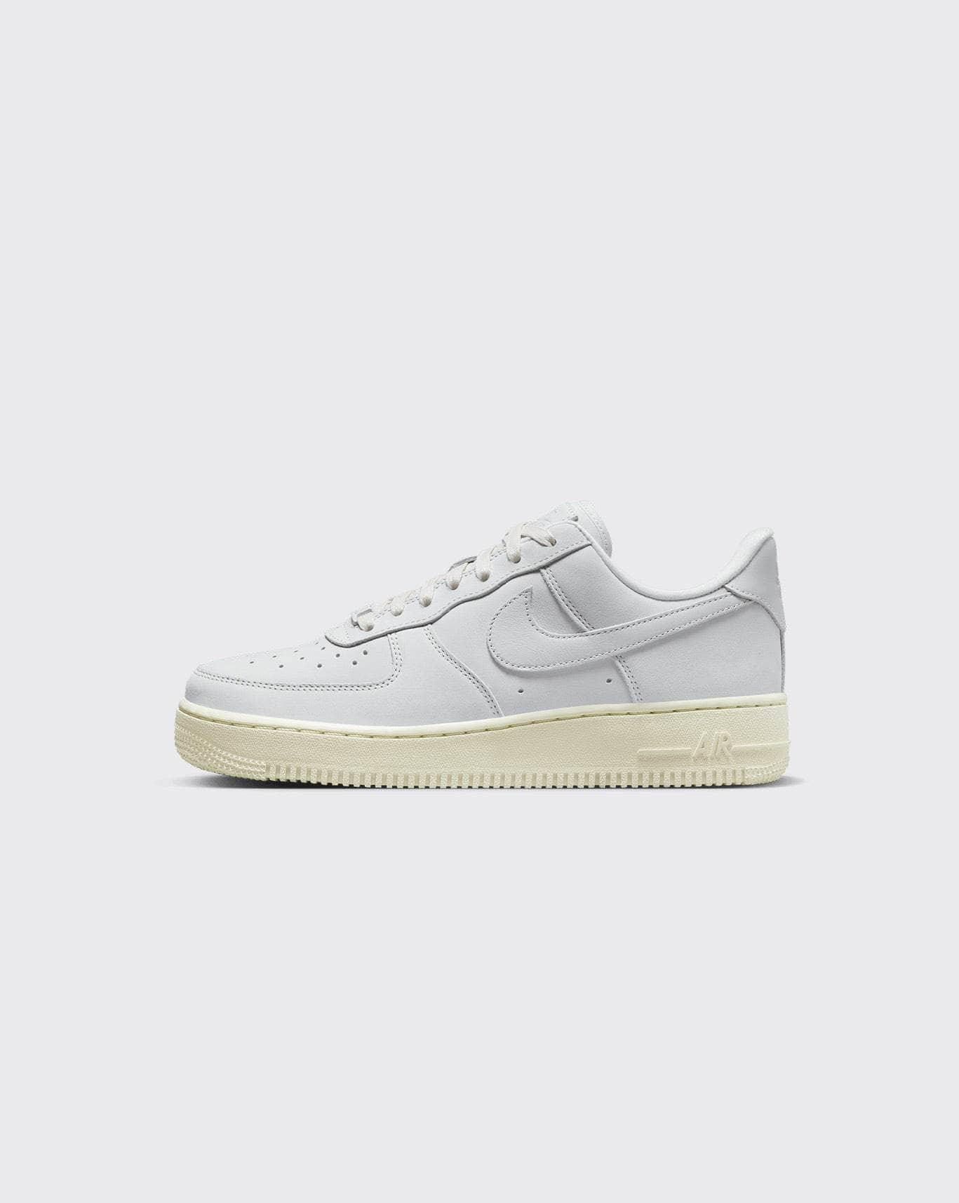 nike womens air force 1 premium