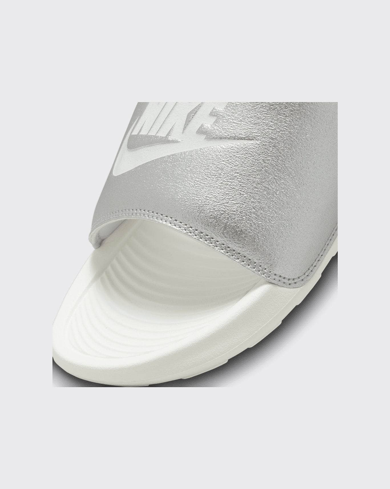 nike womens victori one slide