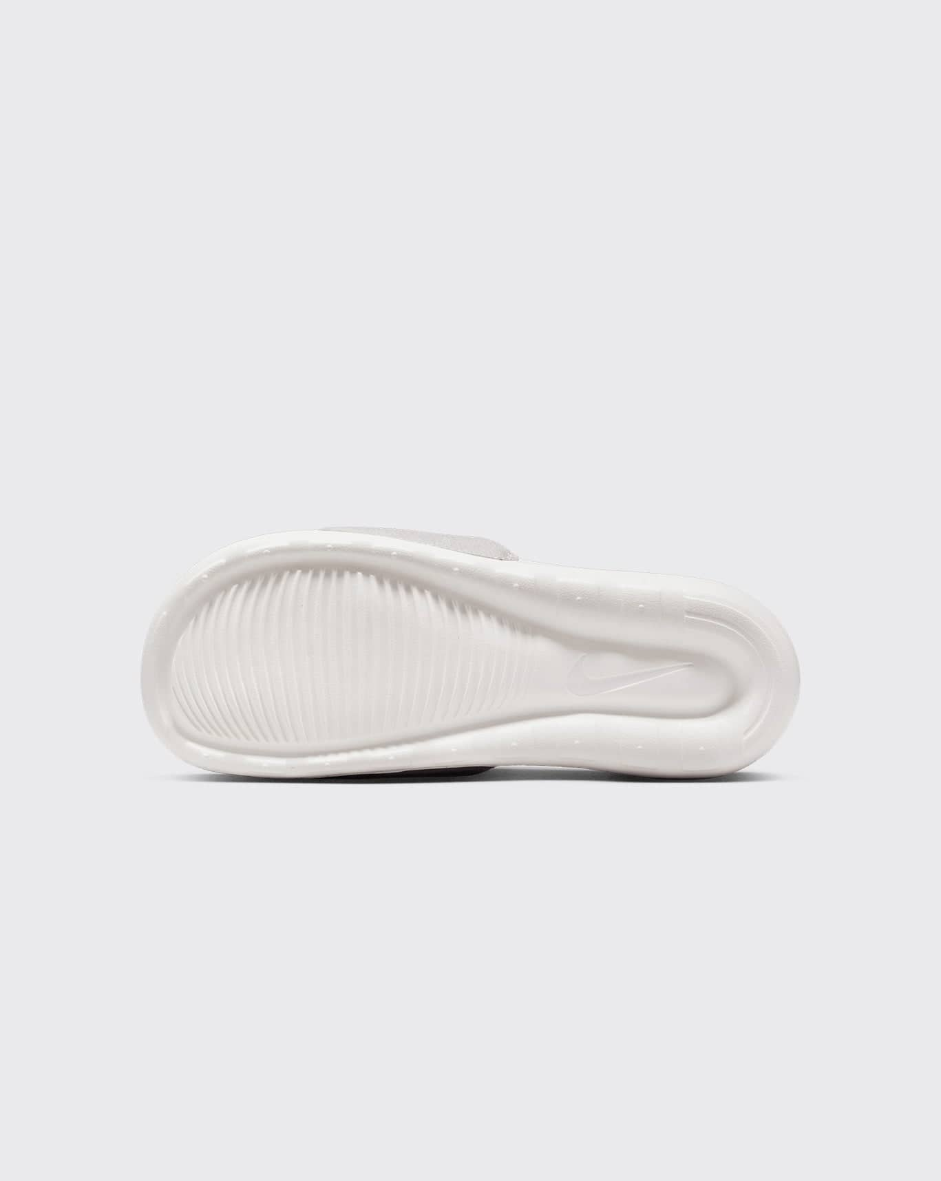 Nike Women’s Victori One Slide