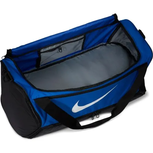 The durable Nike Brasilia Duffel features a spacious main compartment for all your gear so you can feel prepared. Padded shoulde