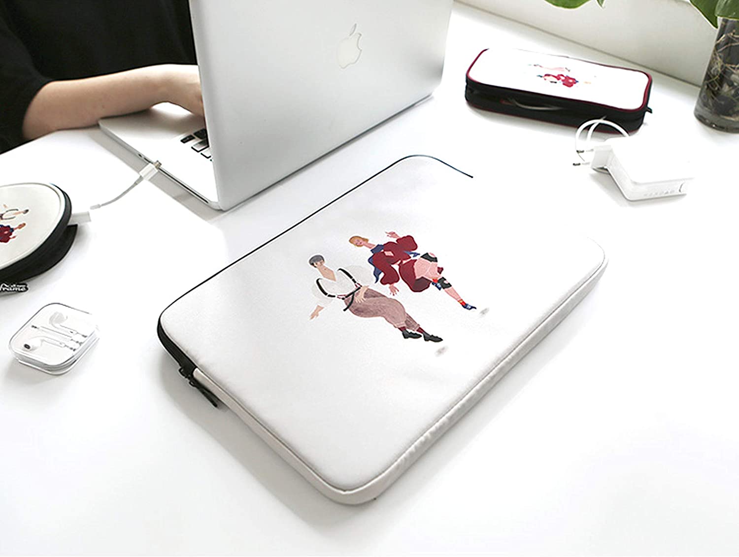 White Dance Graphic iPad 11 13 15 inches Laptop Sleeves Cases Protective Covers Purses Handbags Square Cushion Pouches Designer 